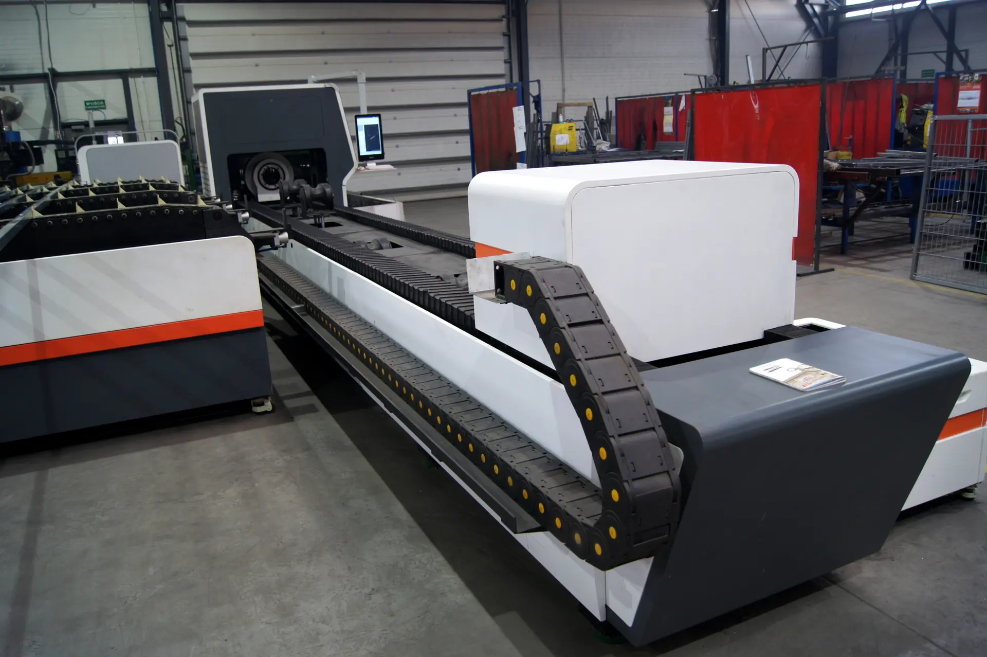 Fiber Laser Cutting Machine